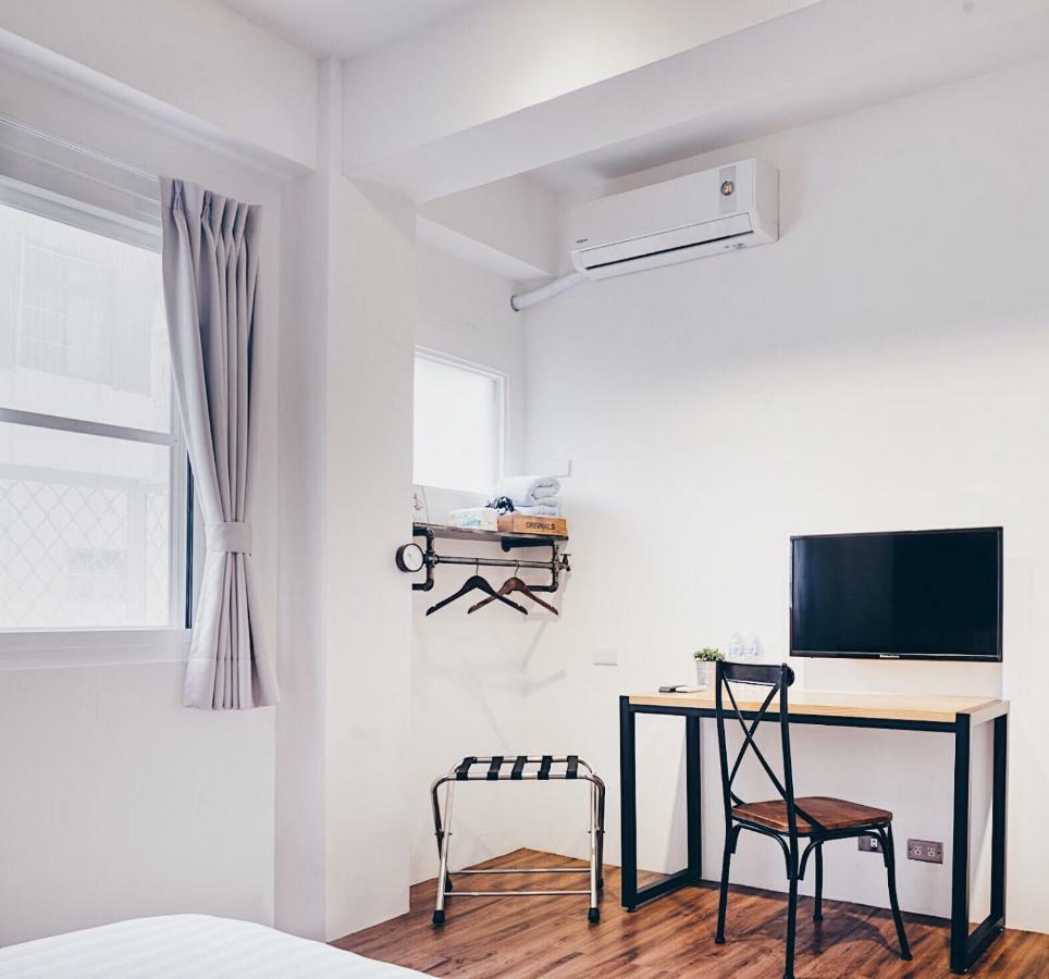 Mutter Apartment Tainan Extérieur photo